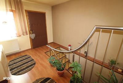 Casă cu 4 camere cu Teren 350 Mp în Central