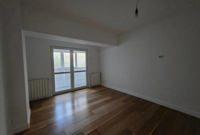 Apartament cu 3 camere decomandat în Băneasa - 2