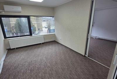 Spațiu comercial, de 250 mp, în Central - 1