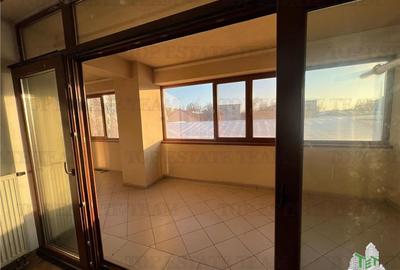 Apartament cu 3 camere decomandat în Central - 10