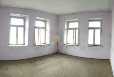 Casă cu 4 camere în Nicolae Bălcescu - 11