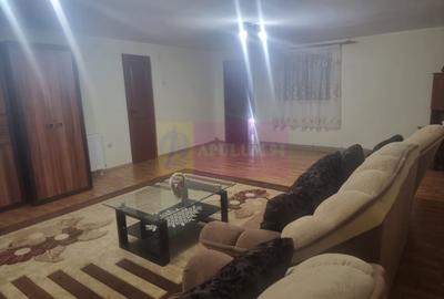Casă cu 7 camere cu Teren 1500 Mp în Islaz - 9