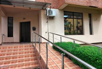 Spațiu comercial, de 71 mp, în Central - 3