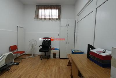 Spațiu comercial, de 232 mp, în Central - 3