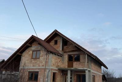 Casă cu Teren 1000 Mp în Râușor - 4