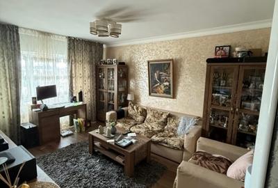 Apartament cu 3 camere decomandat în Gară