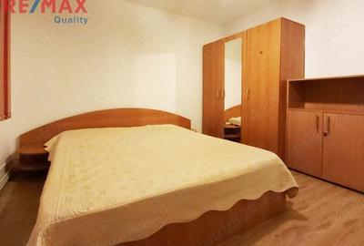 PROPRIETAR,inchiriez ap.2 camere decomandate Strand.et.3 - 2