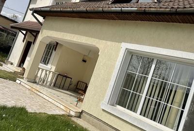 Casă cu 4 camere în Central - 3