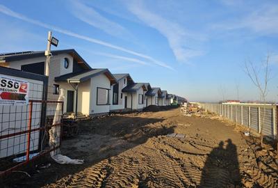 Casă individuală cu 4 camere cu Canalizare în Frumușani - 13