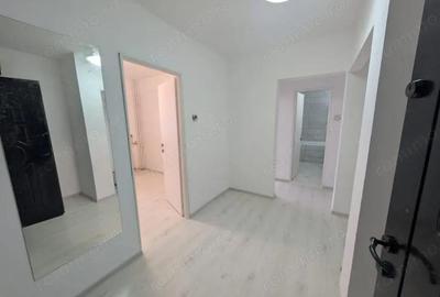 Zona Nord- bloc din 1986- Ap. 2 camere decomandate, etaj intermediar - 3