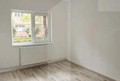 Apartament de vanzare, cu 3 camere, 73 mp, renovat complet, zona centrala - 2