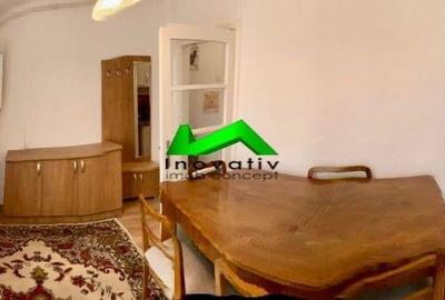 Garsoniera decomandata etaj1 curte Sibu str.9 Mai - 2