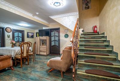 Casă cu 8 camere cu Teren 646 Mp în Valea Alba - 2
