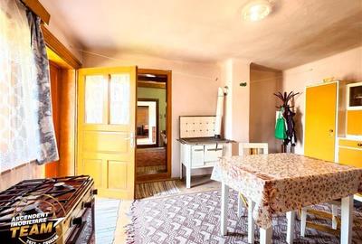 Casa traditionala din lemn, cu sura din piatra, Arcus, Covasna. - 13