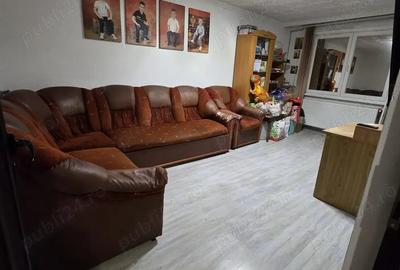 Apartament 3 camere de vanzare Aparatorii Patriei Berceni