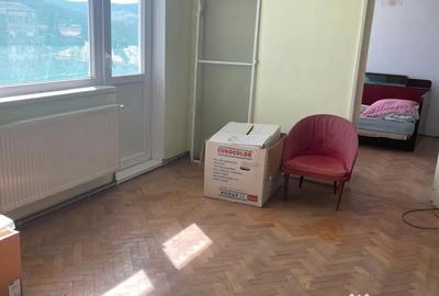 Apartament cu 3 camere semidecomandat în Central - 3