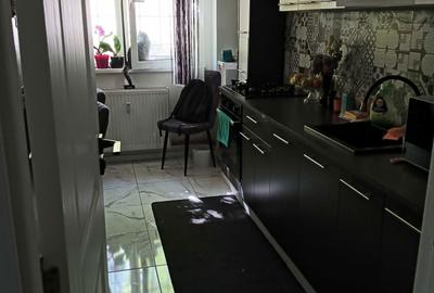Apartament cu 3 camere decomandat în Alexandru Obregia - 2