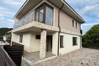 Oportunitate! Casa Semifinisata, 7 camere, 161mp, 3 minute de Floresti - 1