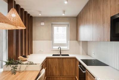 Apartament cu 3 camere semidecomandat în Tractorul - 1