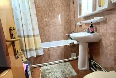 Apartament cu 3 camere decomandat, mobilat în Central - 1