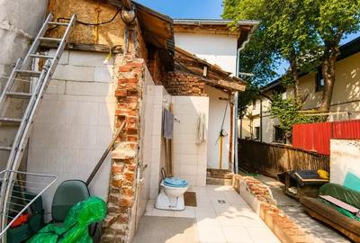 Casă cu 8 camere cu Canalizare în Domenii - 7