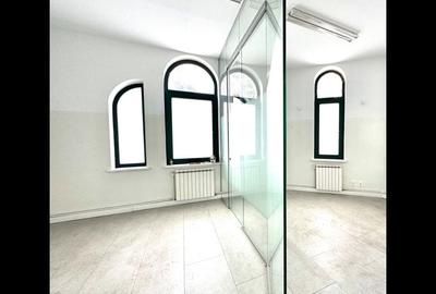 Casă cu 10 camere cu Canalizare în Aviatorilor - 10