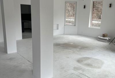 Casă cu 8 camere cu Teren 2100 Mp în Central - 9