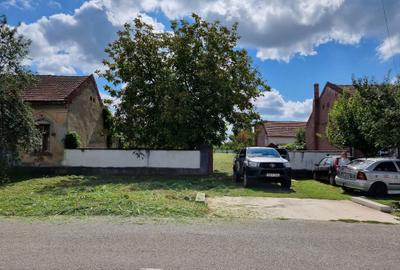 Teren de 2500 mp, în Exterior Vest - 2