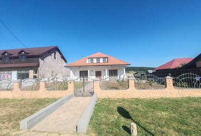 Casă individuală cu 6 camere cu Canalizare în Văleni - 4