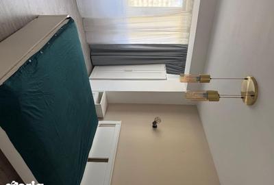 Apartament cu 3 camere semidecomandat, mobilat în Tei