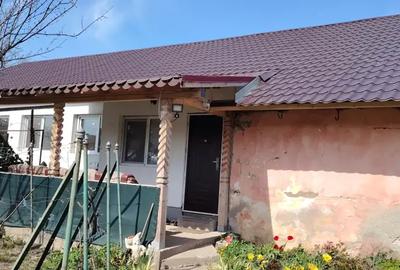 Vand casa batraneasca Vand casa batraneasca - 1