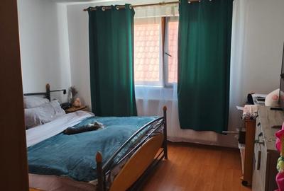 Casă cu 6 camere cu Teren 400 Mp în Podari - 14