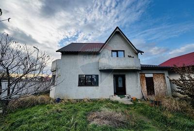 Casă individuală cu 4 camere în Șerbeștii Vechi