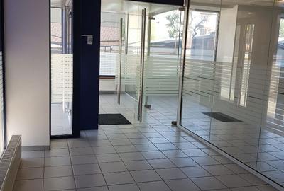 Spațiu comercial, de 164 mp, în Central - 11