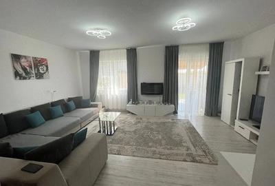 Casă cu Teren 200 Mp în Central - 2