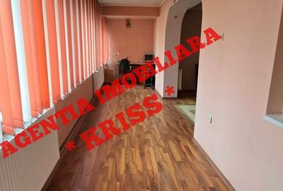 Apartament cu 2 camere decomandat în Trivale - 2