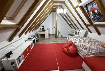 Apartament cu 3 camere decomandat în Tractorul