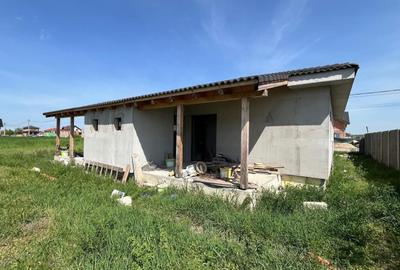 Duplex cu 3 camere cu Canalizare în Moșnița Veche - 2