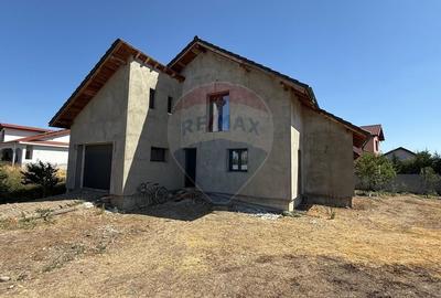 Casă / Vilă cu 5 camere zona Sud - 1