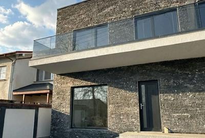 Casă cu 4 camere în Central - 17