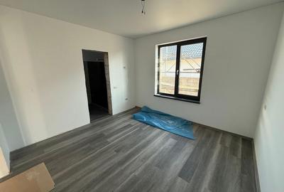 Casă cu 4 camere în Central - 1