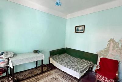 Proprietate 2 corpuri situata in zona Tomis I - 3