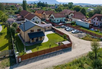 Casă individuală cu 4 camere în Hălchiu