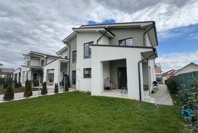 Duplex cu 5 camere cu Canalizare în Giroc - 1
