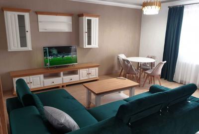 Apartament cu 3 camere decomandat, mobilat în Sub Arini