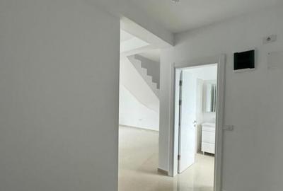 Vila tip duplex - 3 camere - 2 bai - 3 min de metrou Tudor Arghezi - 3