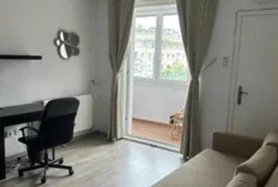 Apartament cu 2 camere decomandat, mobilat în P-ța Romană