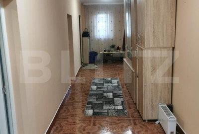 Casă cu 2 camere cu Teren 6500 Mp în Central