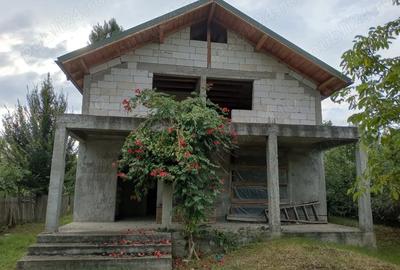 Vand casa la rosu cu 500mp teren - 1
