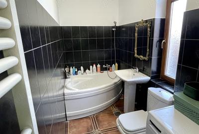 Casă cu 4 camere cu Teren 200 Mp în Central - 8